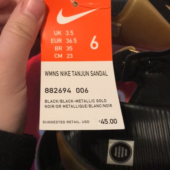 Womens size 6 NIKE sandal - Picture 3 of 5
